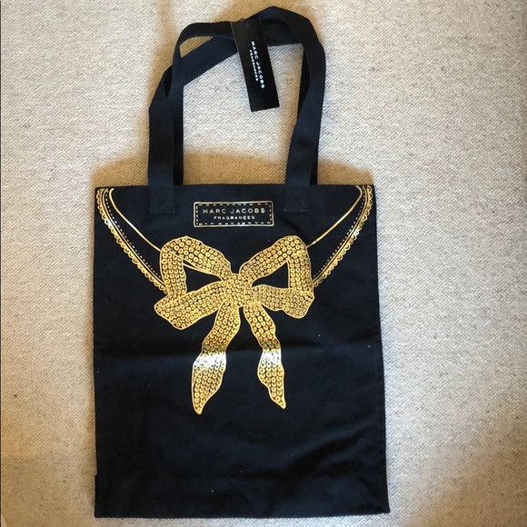 Marc Jacobs Handbags - Marc Jacobs Tote Bag